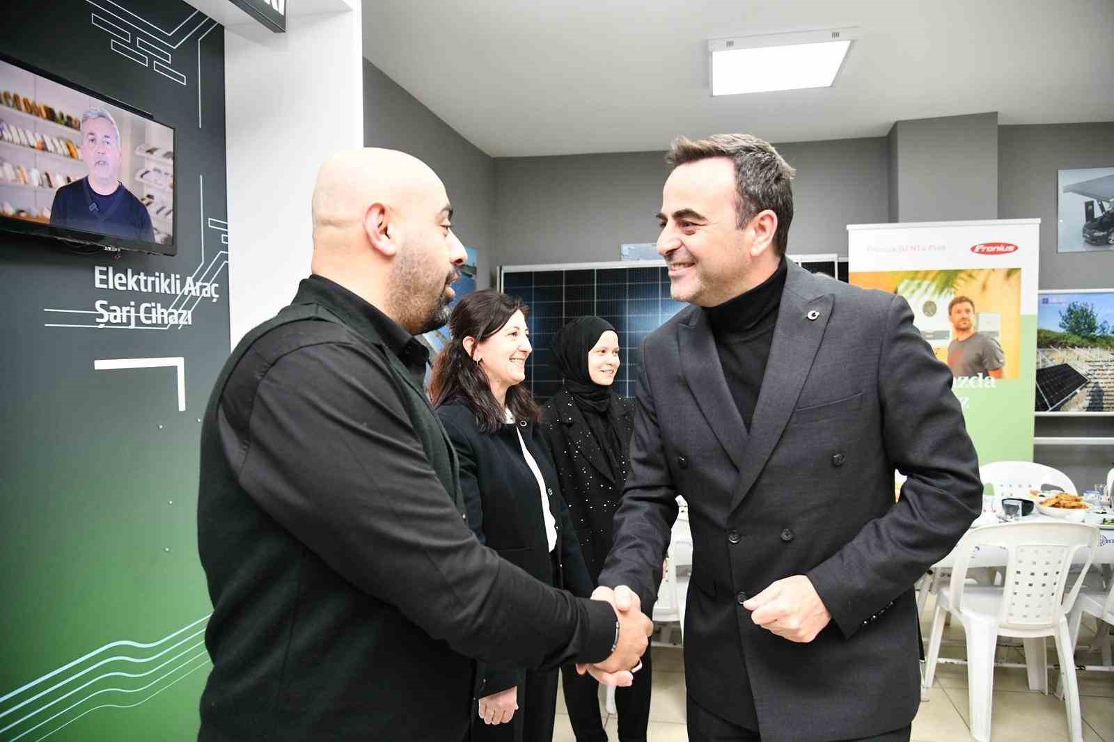 Başkan Özlü: "Doğru işler yapmaya, sizlere layık olmaya çalışıyoruz"
Başkan Özlü: "Doğru işler yapmaya, sizlere layık olmaya çalışıyoruz"