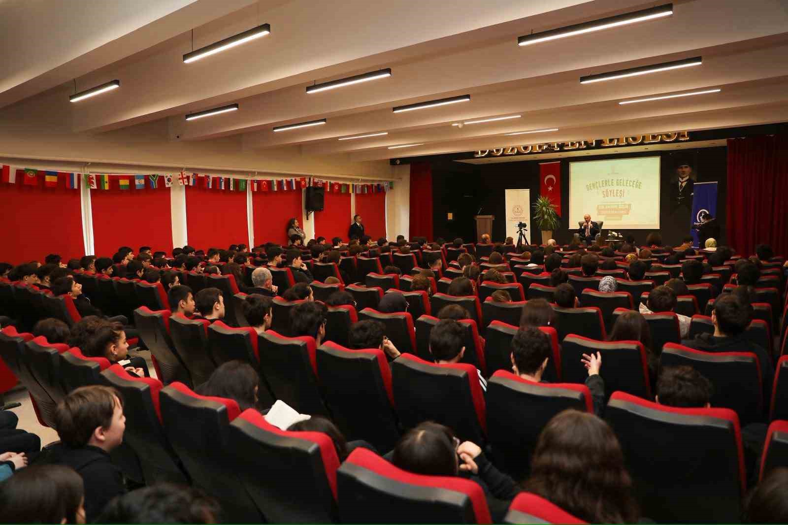 Başkan Özlü Fen Lisesi öğrencileri ile bir araya geldi
