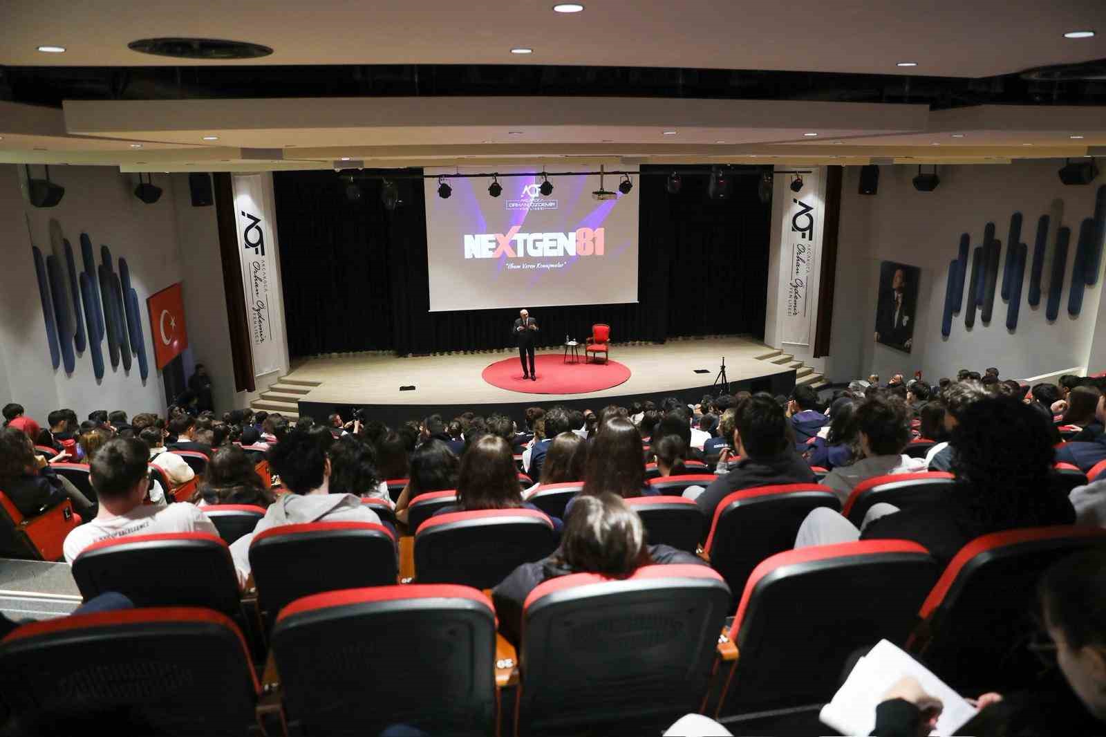 Başkan Özlü gençlere hem kariyer sırlarını hem de yeni hayalini anlattı
