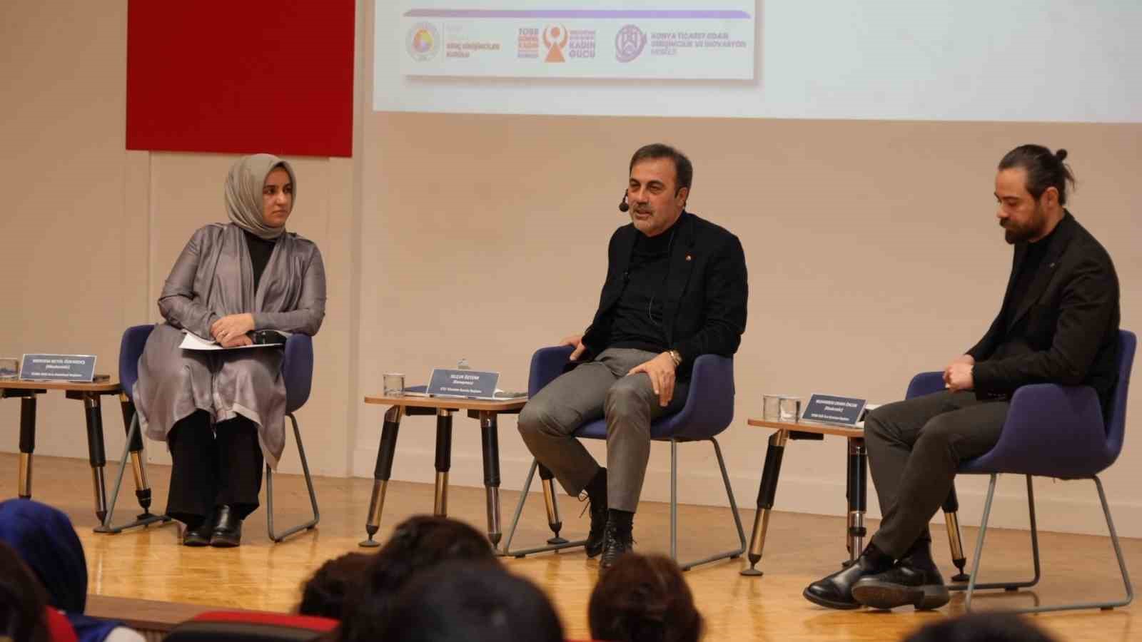 Başkan Öztürk: "Dünya değişiyor, kendinizi yenileyin"
