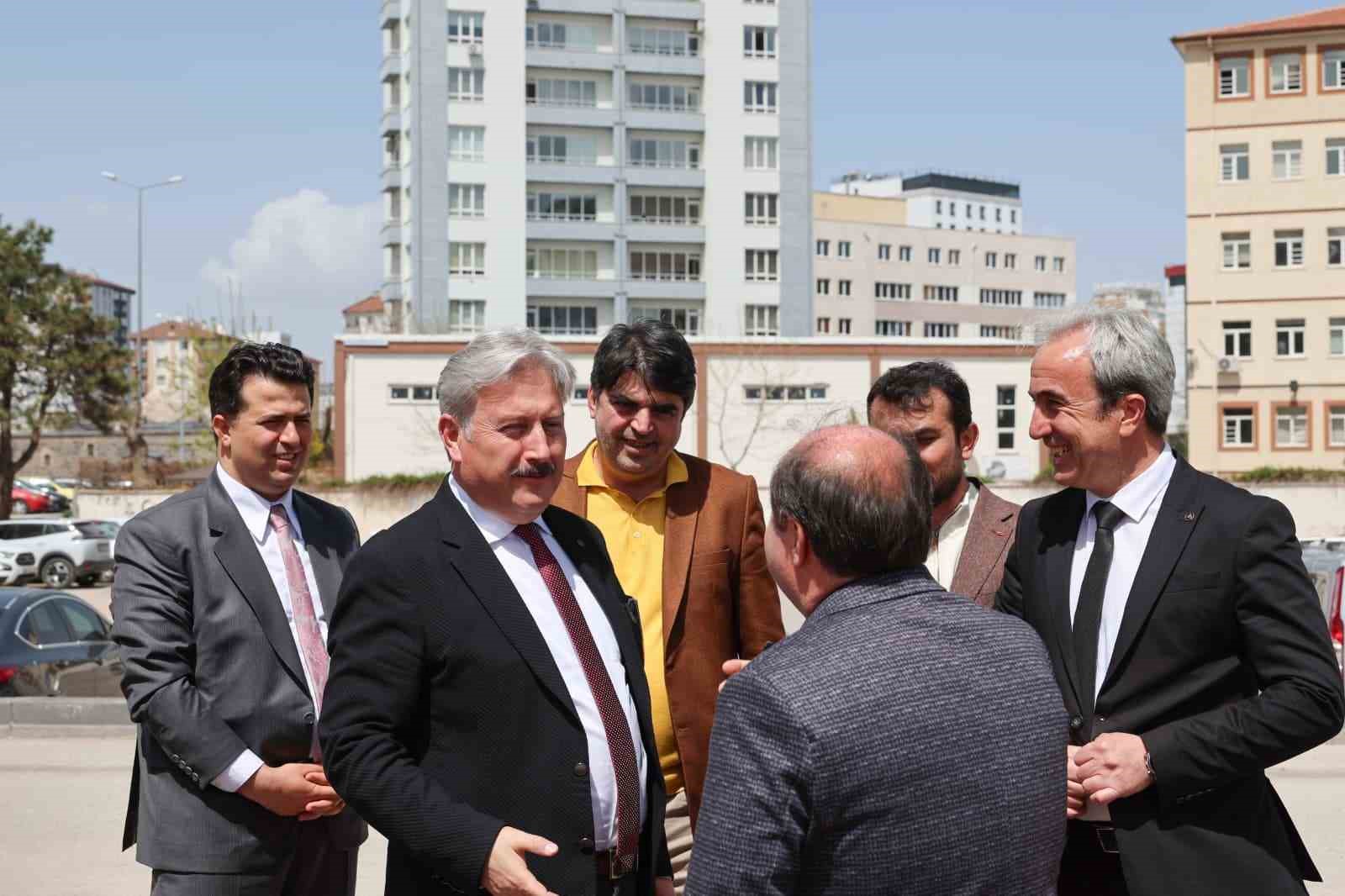 Başkan Palancıoğlu: "Gülük Mahallesi’nde hummalı çalışmalar yapılıyor"
Başkan Palancıoğlu: "Gülük Mahallesi’nde hummalı çalışmalar yapılıyor"