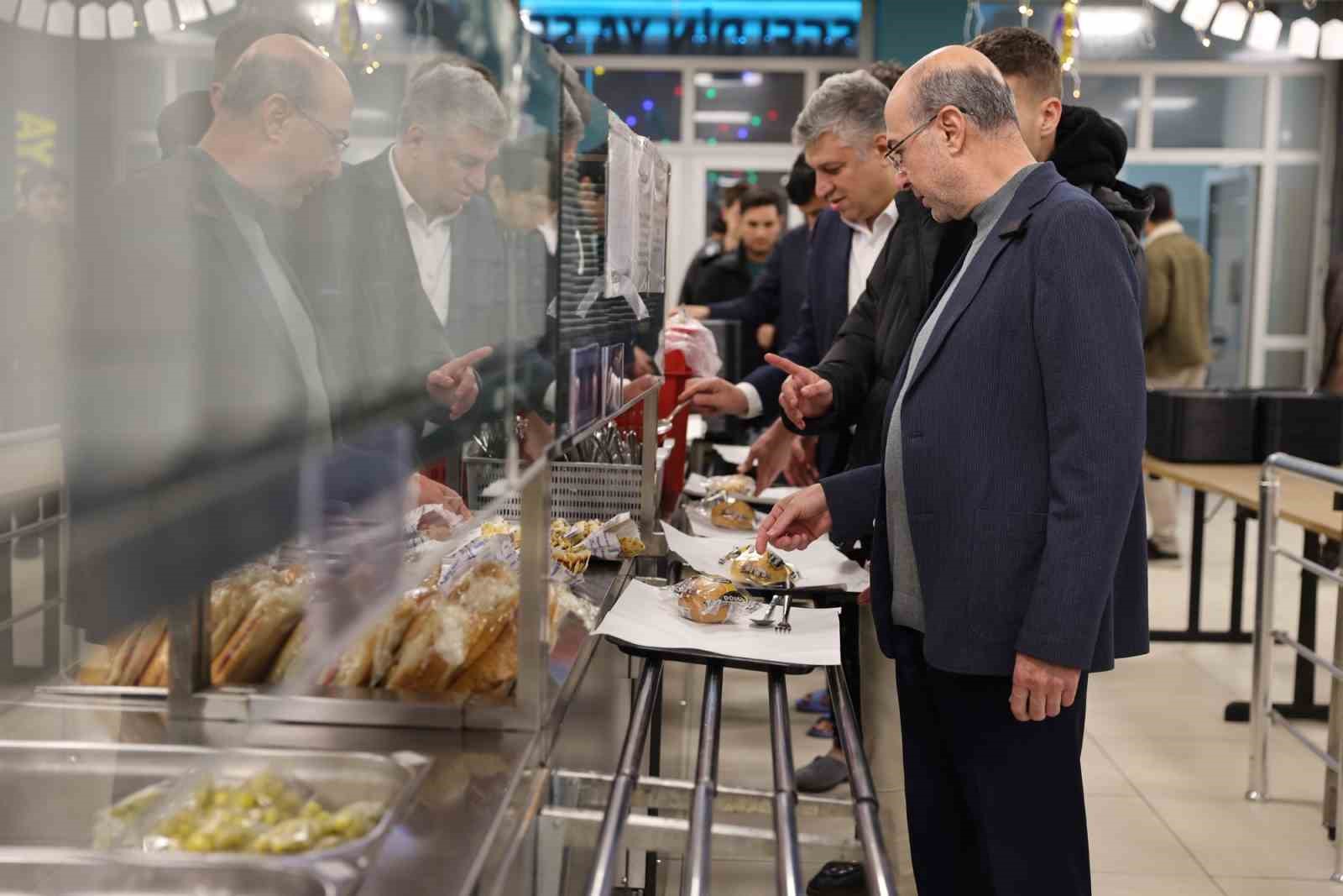 Başkan Pekyatırmacı: "Öğrencilerimizin her zaman yanında olmaya devam edeceğiz"
