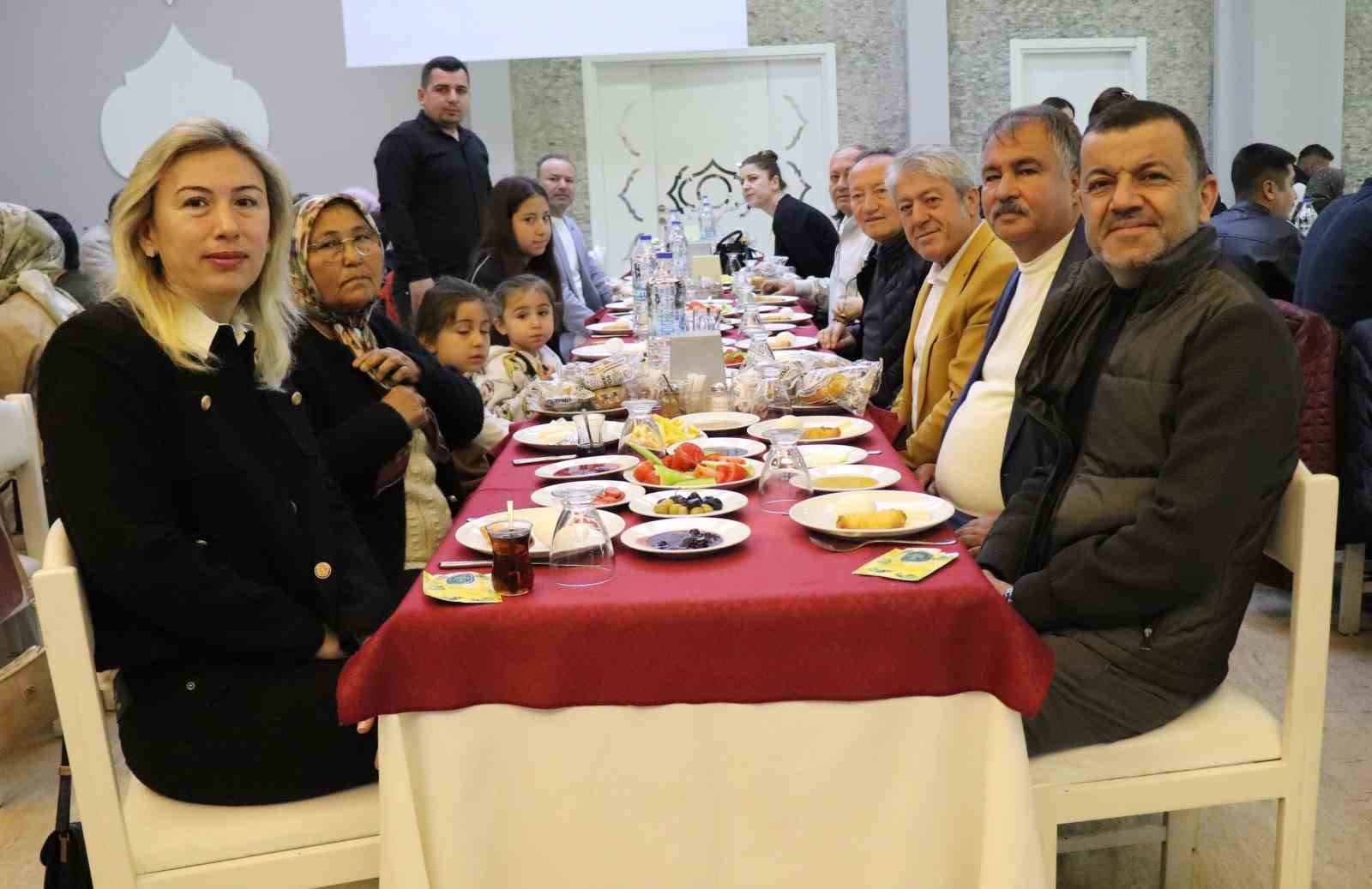 Başkan Pütün; "Beyağaç’ın ismini duyurmak için var gücümüzle çalışıyoruz"
