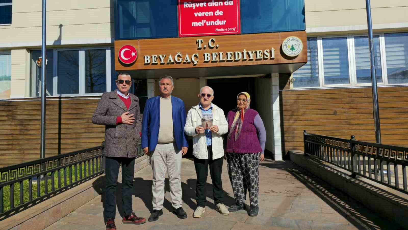 Başkan Pütün’den kitap yazan eşine anlamlı sürpriz
Başkan Pütün’den kitap yazan eşine anlamlı sürpriz