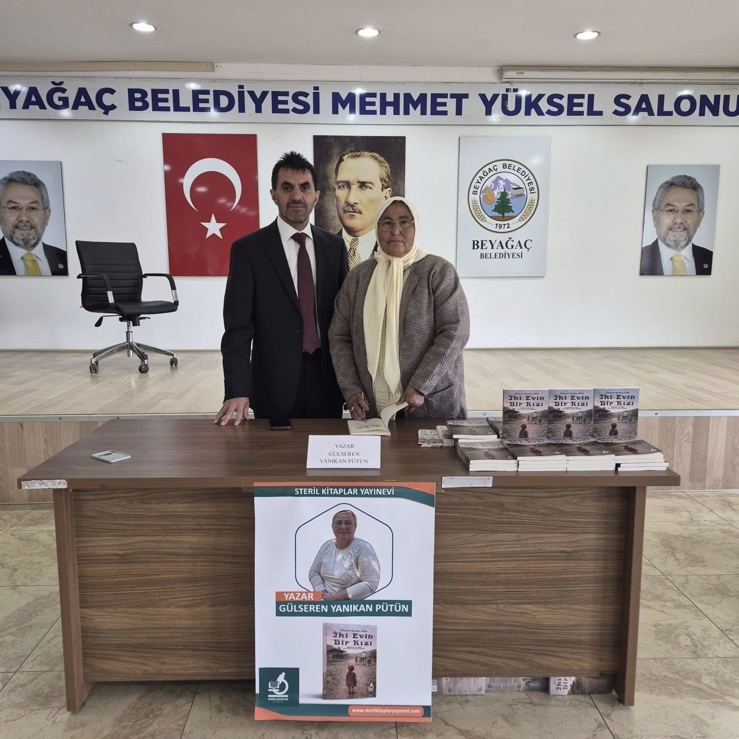 Başkan Pütün’den kitap yazan eşine anlamlı sürpriz
Başkan Pütün’den kitap yazan eşine anlamlı sürpriz