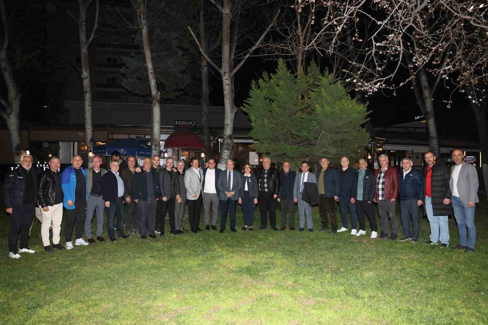 Başkan Şadi Özdemir amatör spor kulüp temsilcileri ile buluştu
