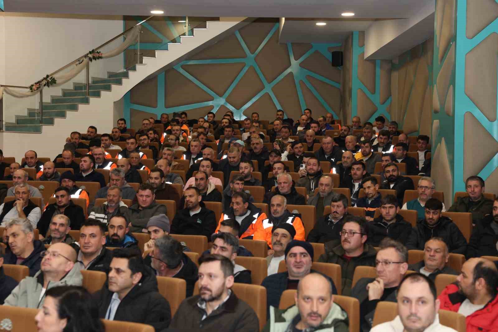 Başkan Şadi Özdemir, temizlik işçileri ile buluştu
