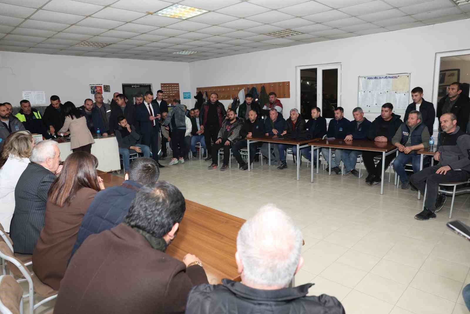 Başkan Şadi Özdemir’den karla mücadele ekiplerine teşekkür
