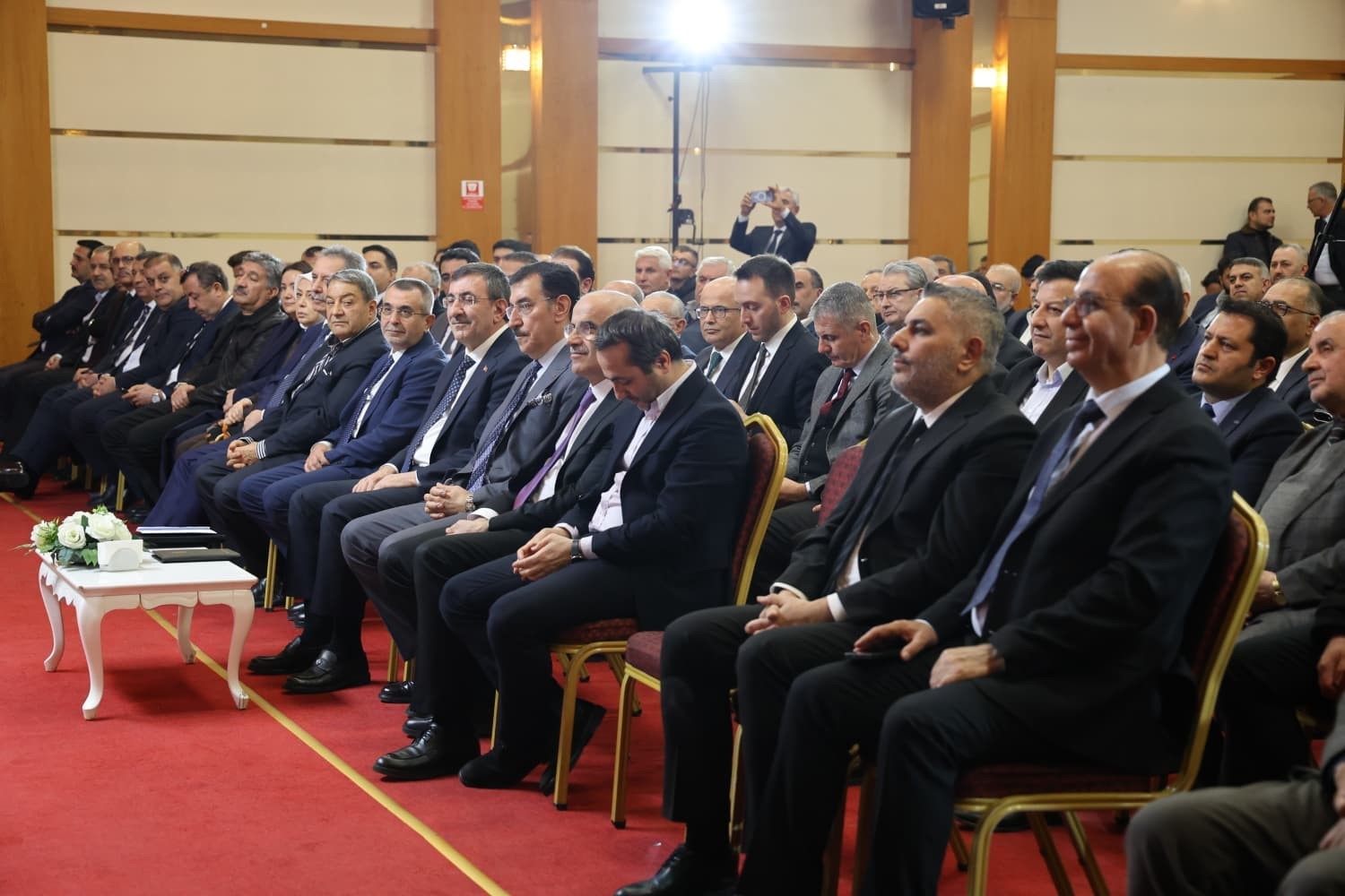 Başkan Sadıkoğlu, iş dünyasının sorunlarını Cumhurbaşkanı Yardımcısı Yılmaz’a sundu
