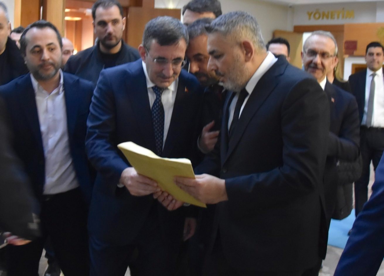 Başkan Sadıkoğlu, iş dünyasının sorunlarını Cumhurbaşkanı Yardımcısı Yılmaz’a sundu
