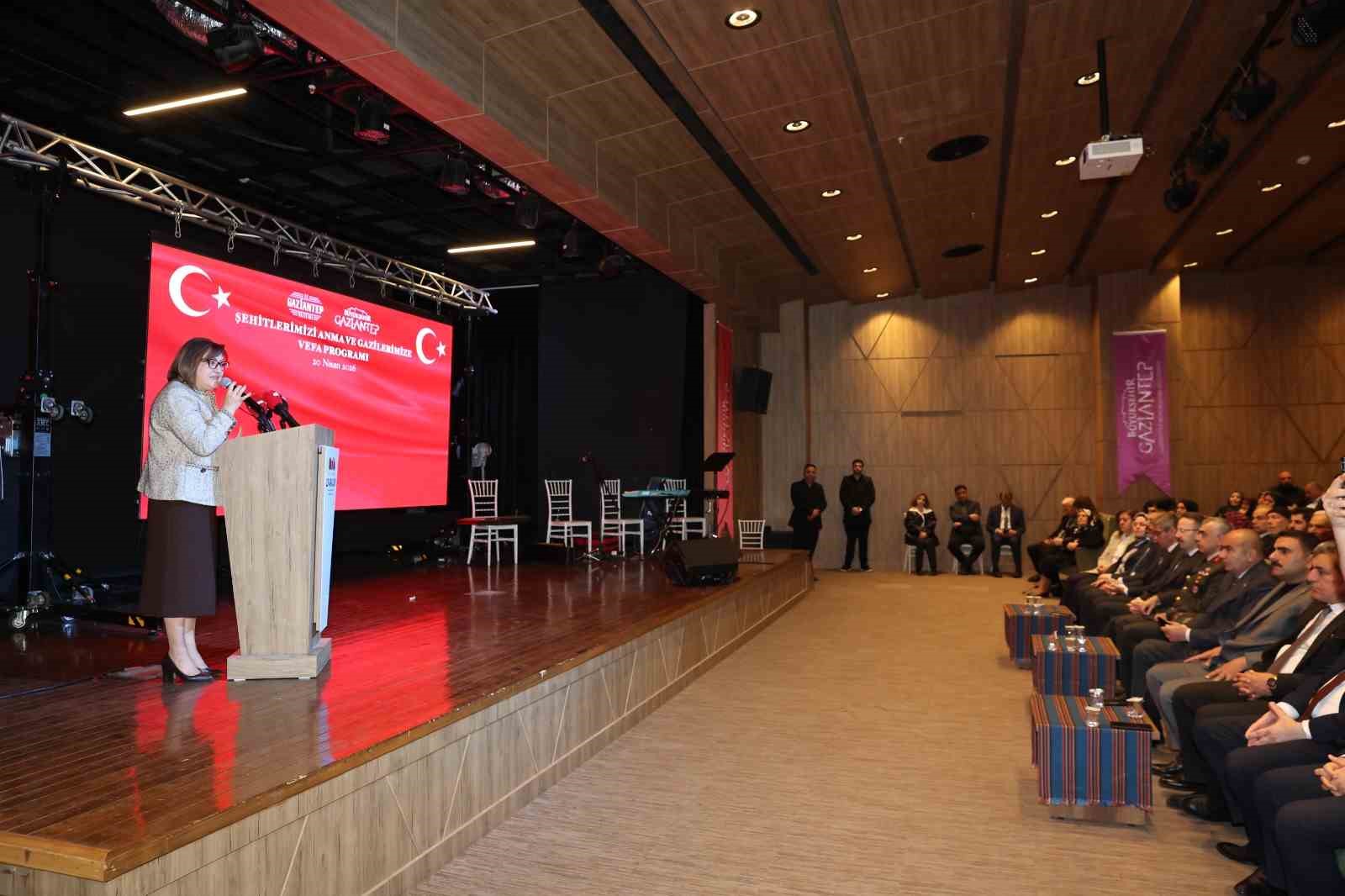 Başkan Şahin, şehit aileleri ve gazilerle buluştu
