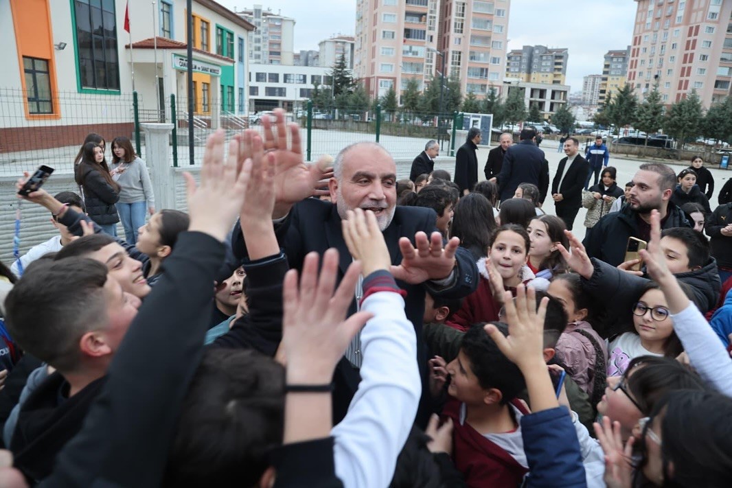 Başkan Sandıkçı, öğrencilerin iftar sevincine ortak oldu
