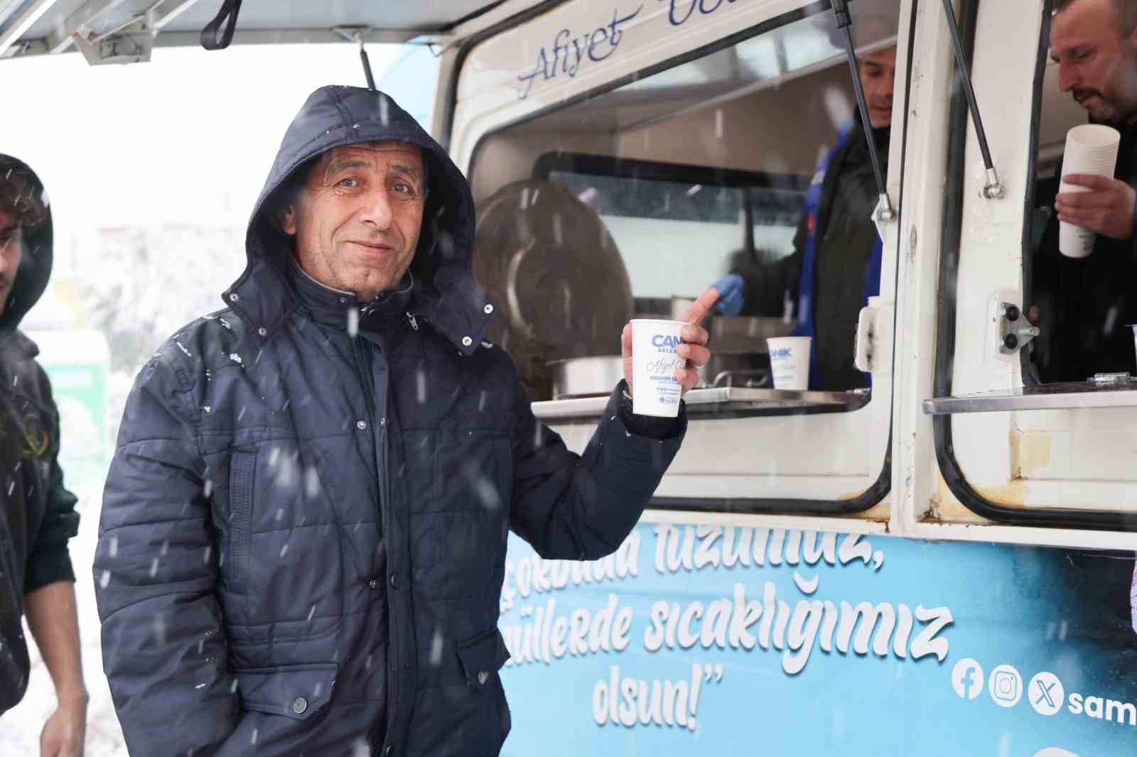 Başkan Sandıkçı’dan karla mücadele çalışmalarına yakın takip
