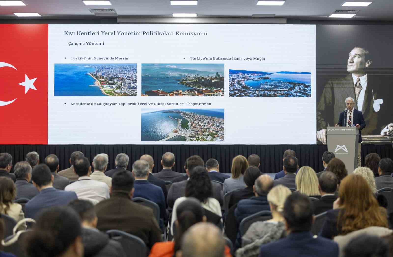 Başkan Seçer: "Kıyı kentlerinin geleceği, Türkiye’nin geleceğinin çok önemli bir parçasıdır"
