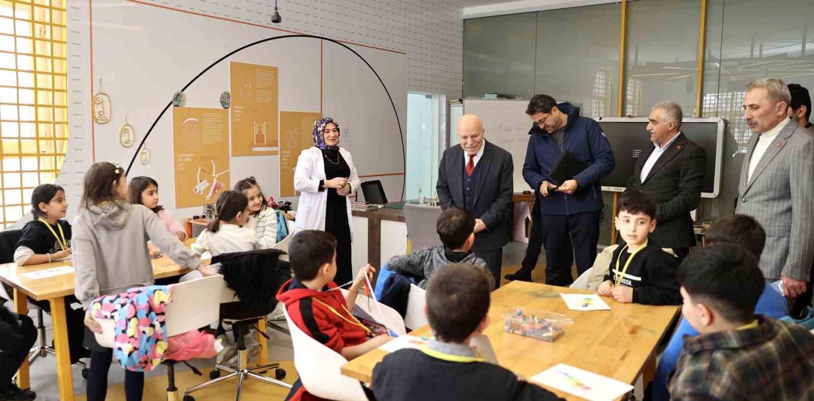 Başkan Sekmen geleceğin dâhileriyle buluştu
