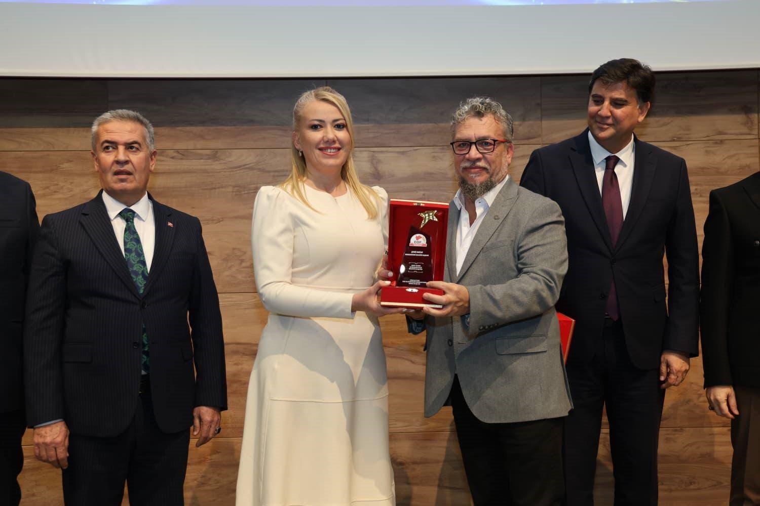 Başkan Şeniz Doğan’a EGF’den ödül
Başkan Şeniz Doğan’a EGF’den ödül