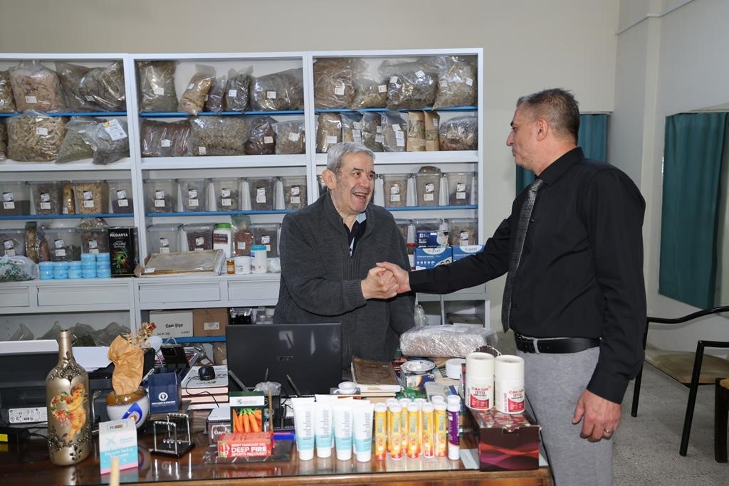 Başkan Şimşek esnafın istek ve önerilerini yerinde dinledi
