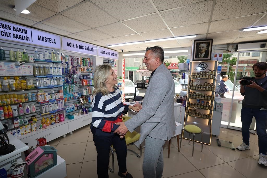 Başkan Şimşek esnafın istek ve önerilerini yerinde dinledi
