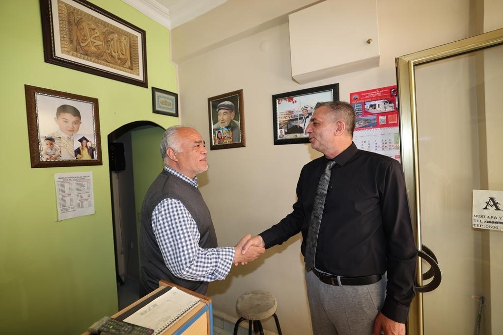 Başkan Şimşek esnafın istek ve önerilerini yerinde dinledi
