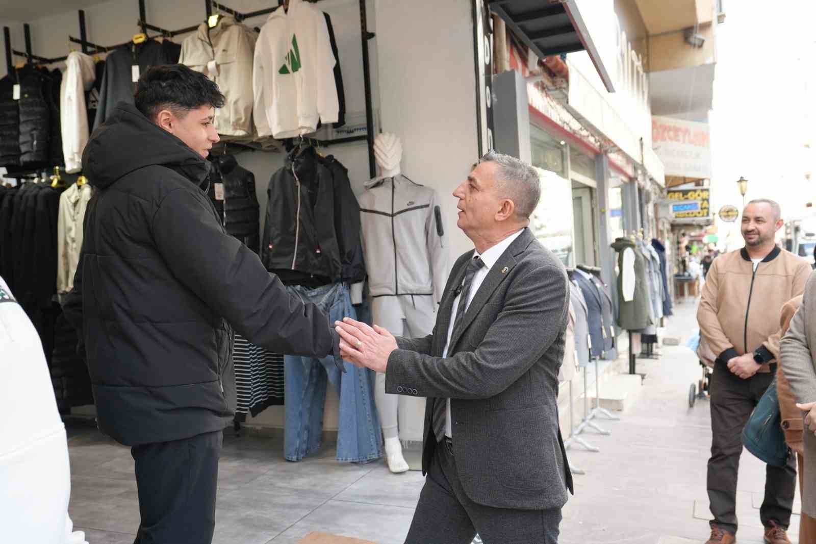 Başkan Şimşek esnafın sorunlarını dinledi
