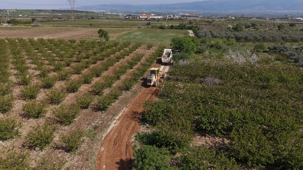 Başkan Şimşek ova yolu çalışmalarını sahada inceledi
