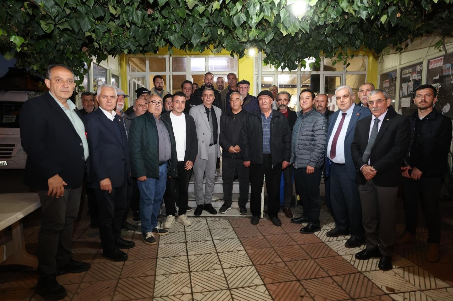 Başkan Şimşek talepleri yerinde dinliyor
