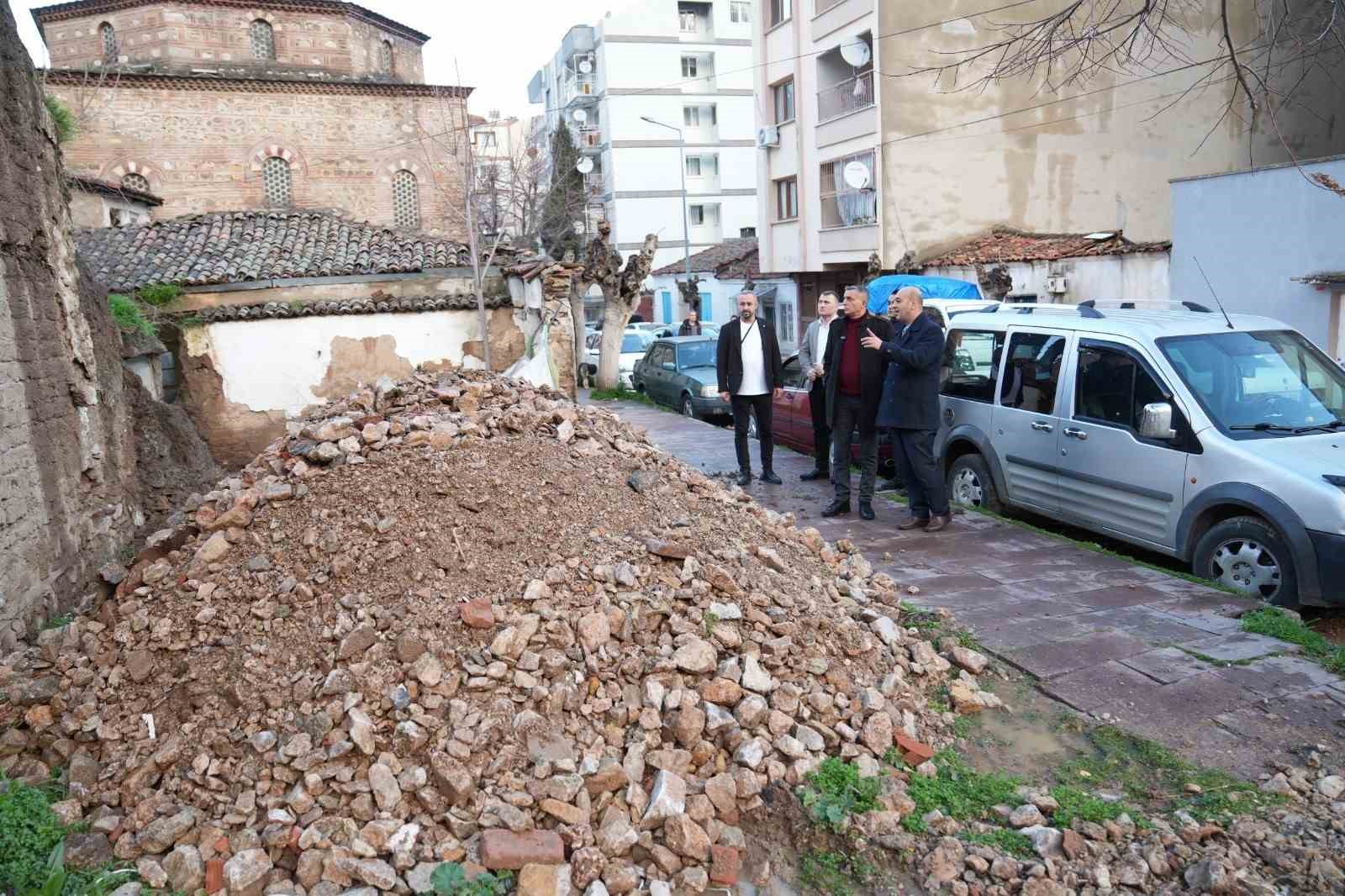 Başkan Şimşek yağıştan etkilenen mahallelerde incelemelerde bulundu
