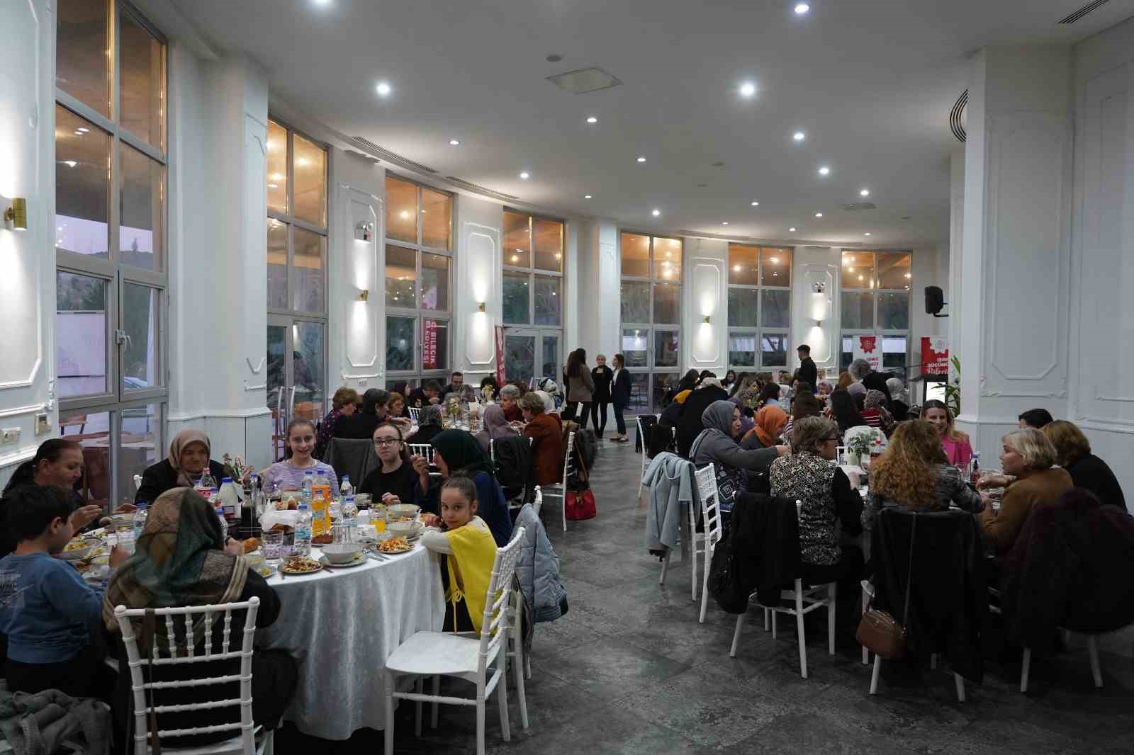 Başkan Subaşı belediye çalışanlarıyla iftar sofrasında buluştu
