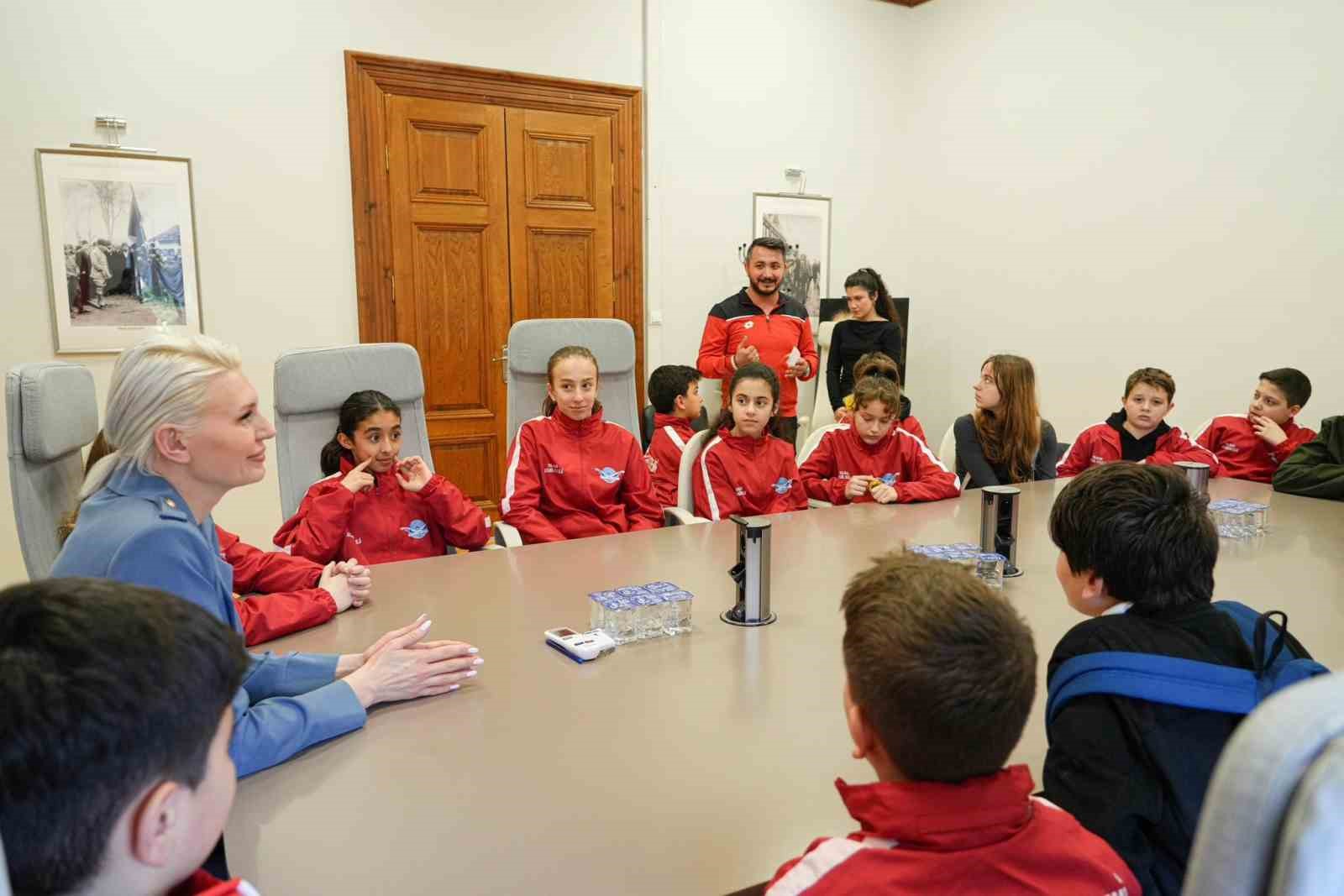 Başkan Subaşı Bilecik Gençlik ve Spor Kulübü sualtı hokeyi takımlarını ağırladı
