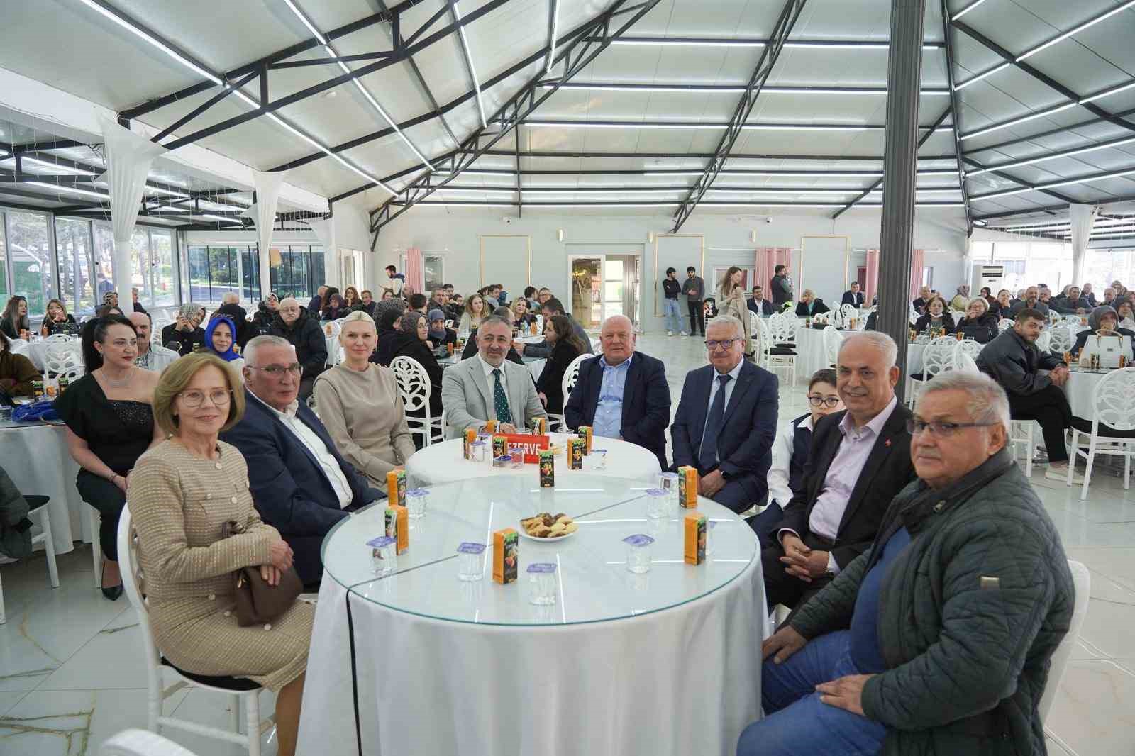 Başkan Subaşı genç çiftin nikahını kıyarak, bir ömür boyu mutluluklar diledi
