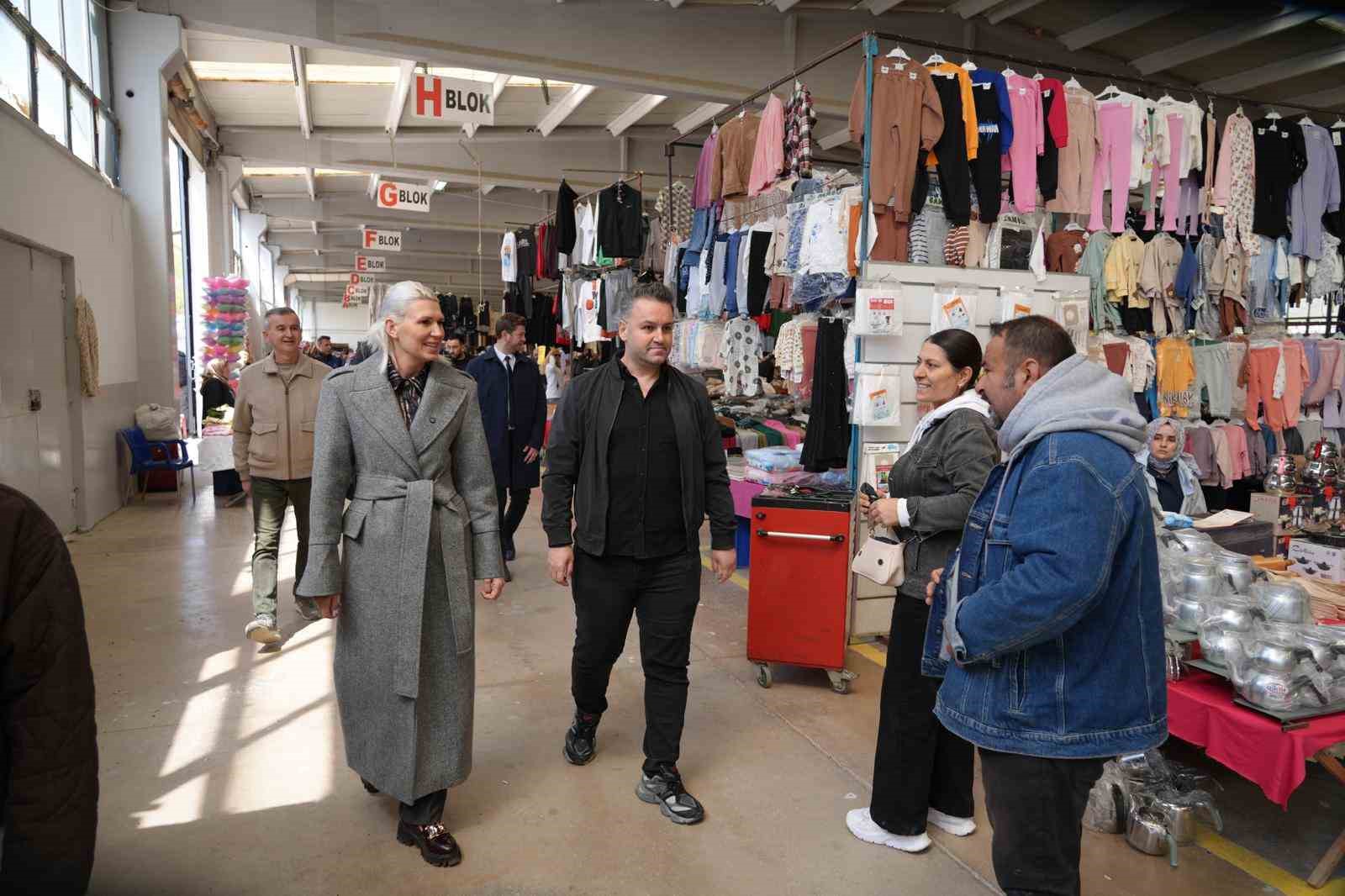 Başkan Subaşı, kapalı pazar esnafı ve vatandaşlarla buluştu
