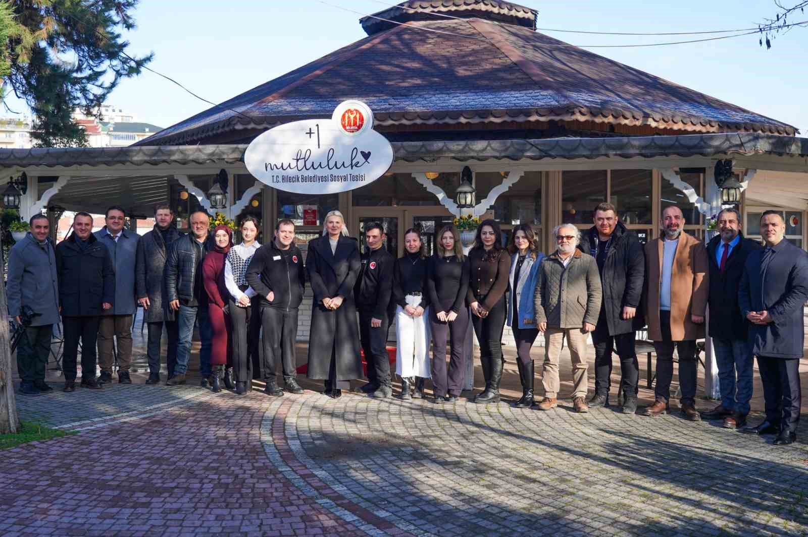 Başkan Subaşı kentte çöp konteynırların eski olmasından dert yandı
Başkan Subaşı kentte çöp konteynırların eski olmasından dert yandı