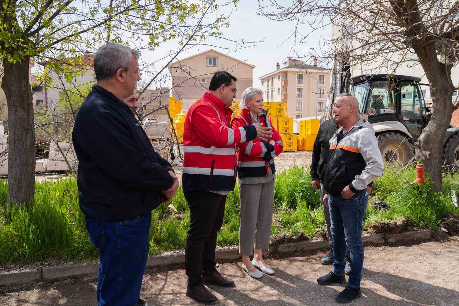 Başkan Subaşı Küçük Sanayi ve Soğuksu Mezarlığı’nda çalışmaları inceledi
