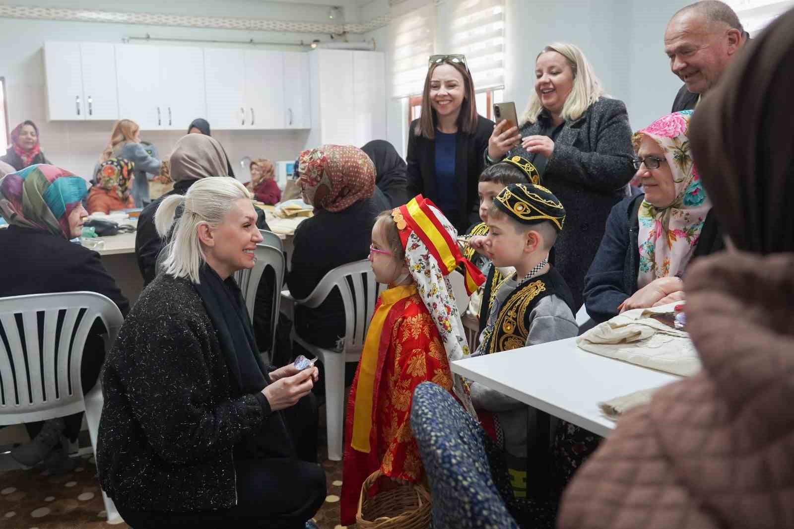 Başkan Subaşı mukabele programına katılan kadınlarla bir araya geldi
