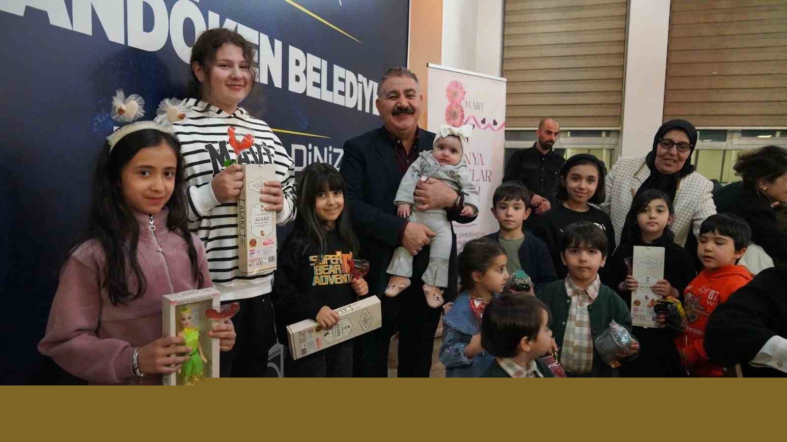 Başkan Sunar’dan Palandökenli esnaf kadınlara iftar
