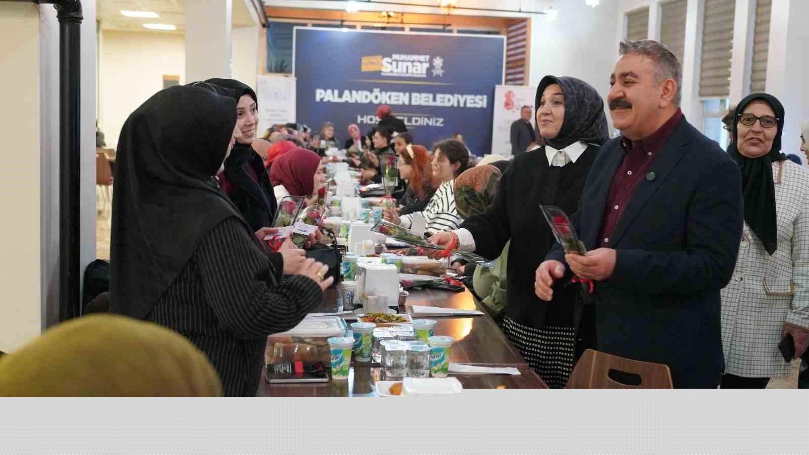 Başkan Sunar’dan Palandökenli esnaf kadınlara iftar
