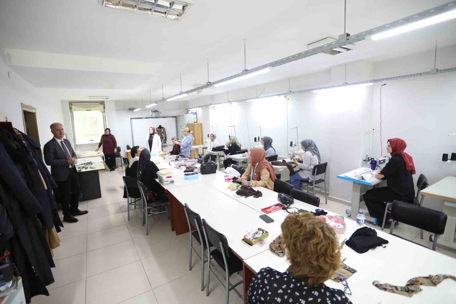 Başkan Taban’dan İNESMEK kursiyerlerine ziyaret
Başkan Taban’dan İNESMEK kursiyerlerine ziyaret