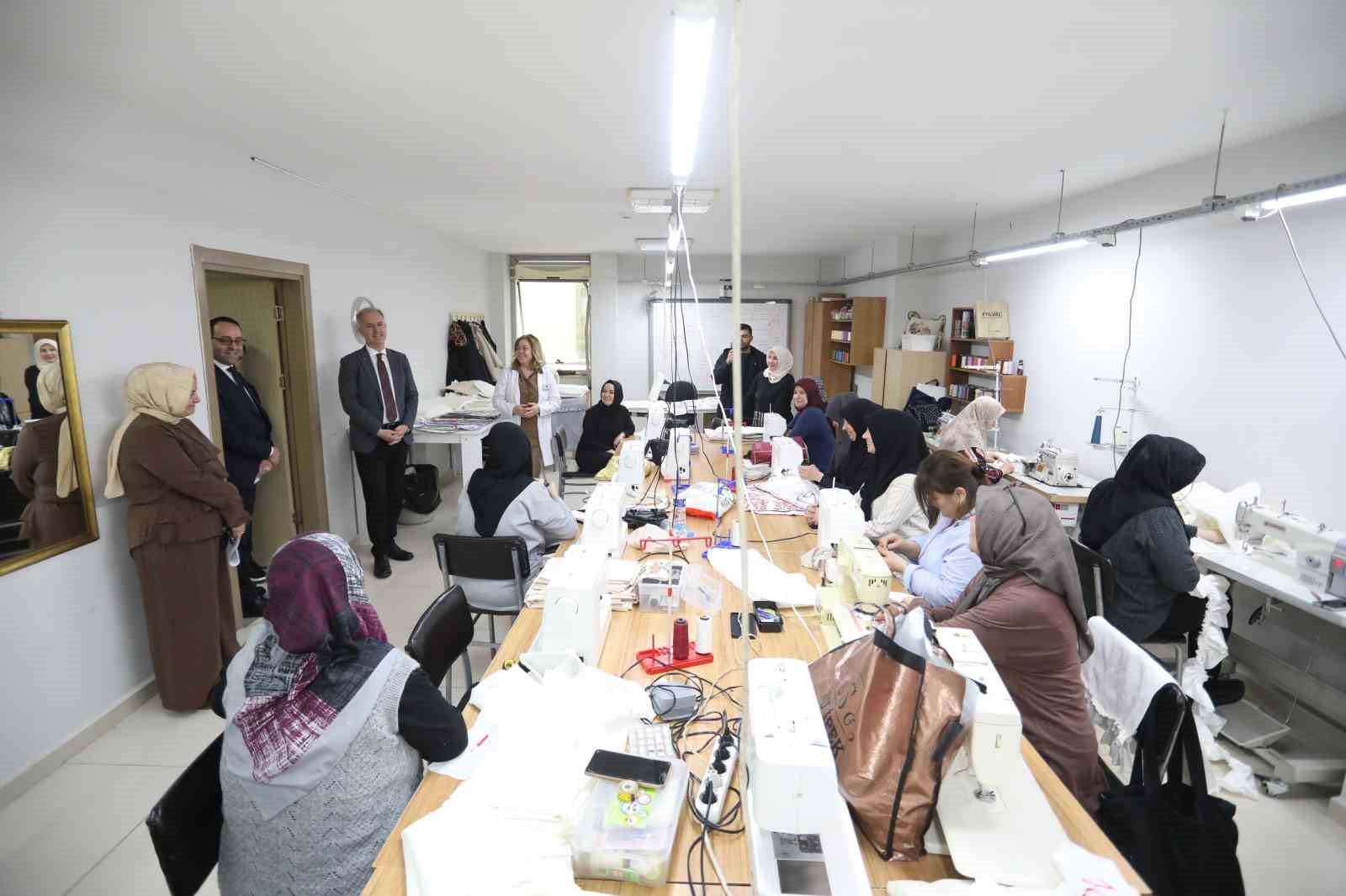 Başkan Taban’dan İNESMEK kursiyerlerine ziyaret
Başkan Taban’dan İNESMEK kursiyerlerine ziyaret