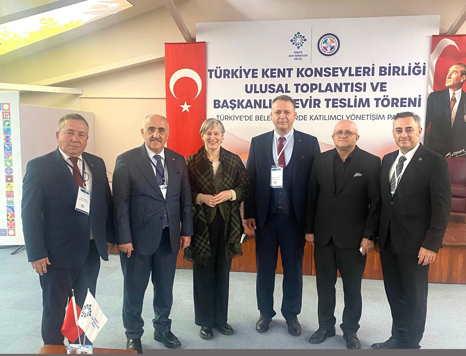 Başkan Tanfer, "Belediyelerde Katılımcı Yönetişim" paneline katıldı
