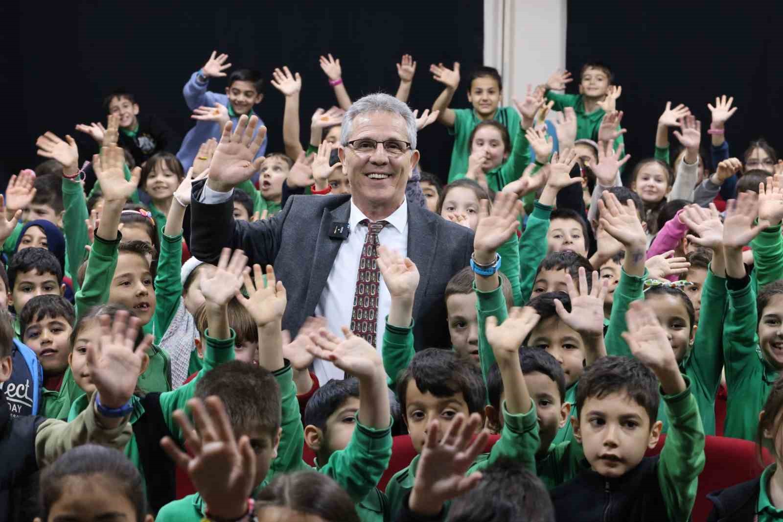 Başkan Tetik öğrencilere belediyeciliği anlattı
Başkan Tetik öğrencilere belediyeciliği anlattı