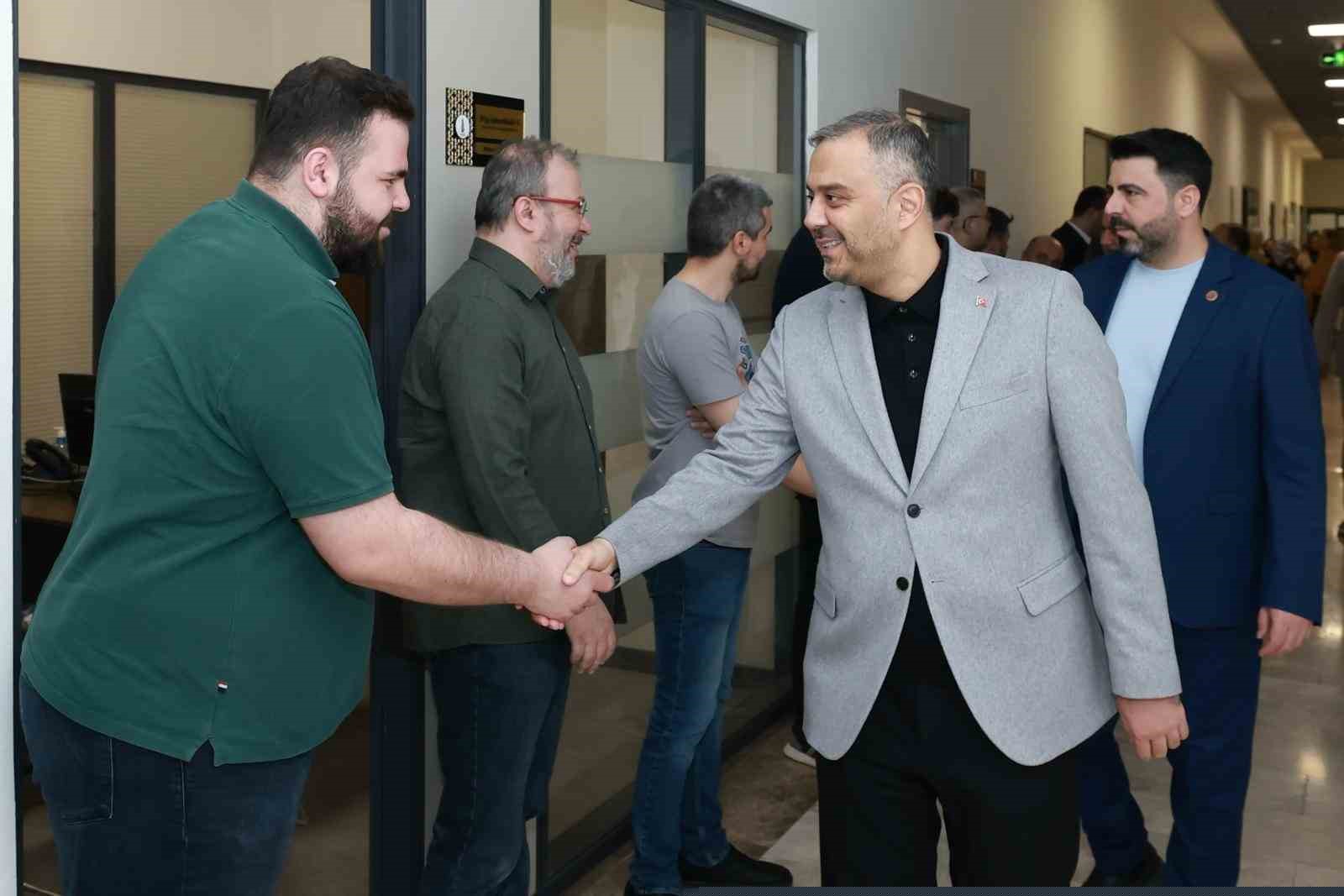 Başkan Toptaş belediye personeliyle bayramlaştı
