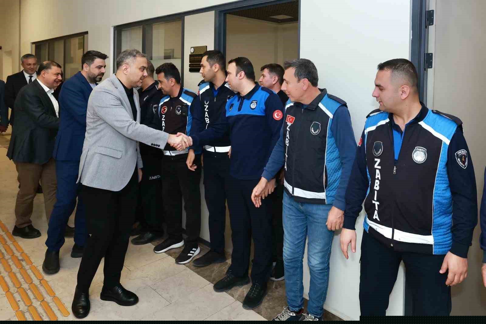 Başkan Toptaş belediye personeliyle bayramlaştı
