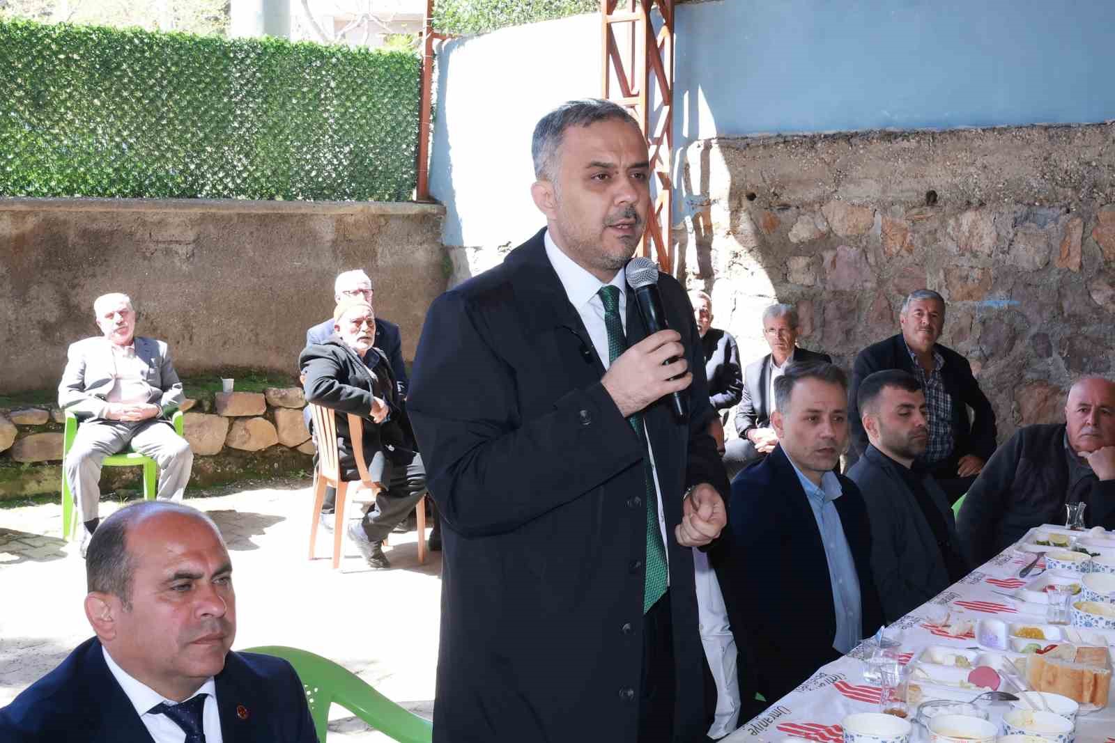 Başkan Toptaş: "Muhtarlarımızdan gelen her talep, bizim için bir görevdir"
Başkan Toptaş: "Muhtarlarımızdan gelen her talep, bizim için bir görevdir"