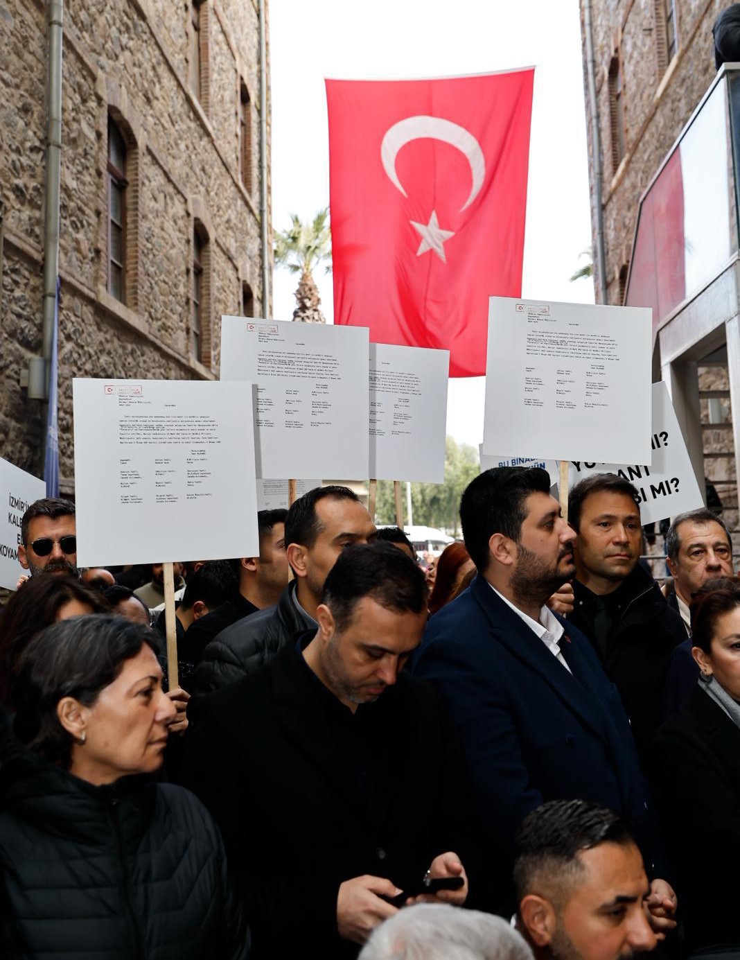 Başkan Tugay: "İzmir’in hakkını sonuna kadar savunacağız"
