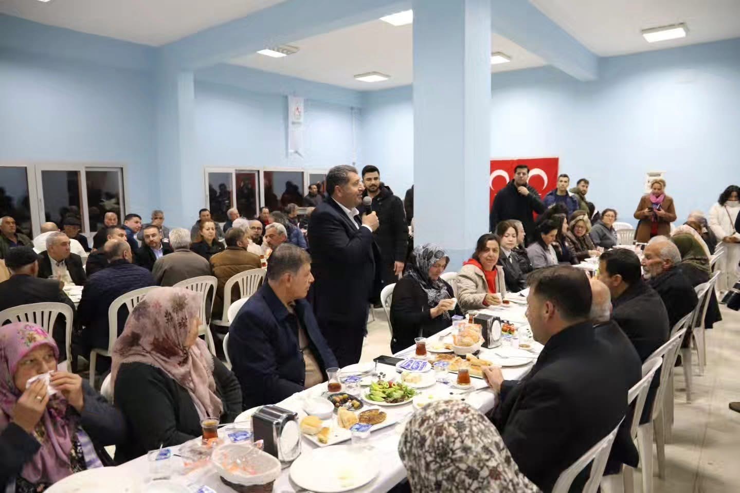 Başkan Tugay, sahur sofrasına konuk oldu
