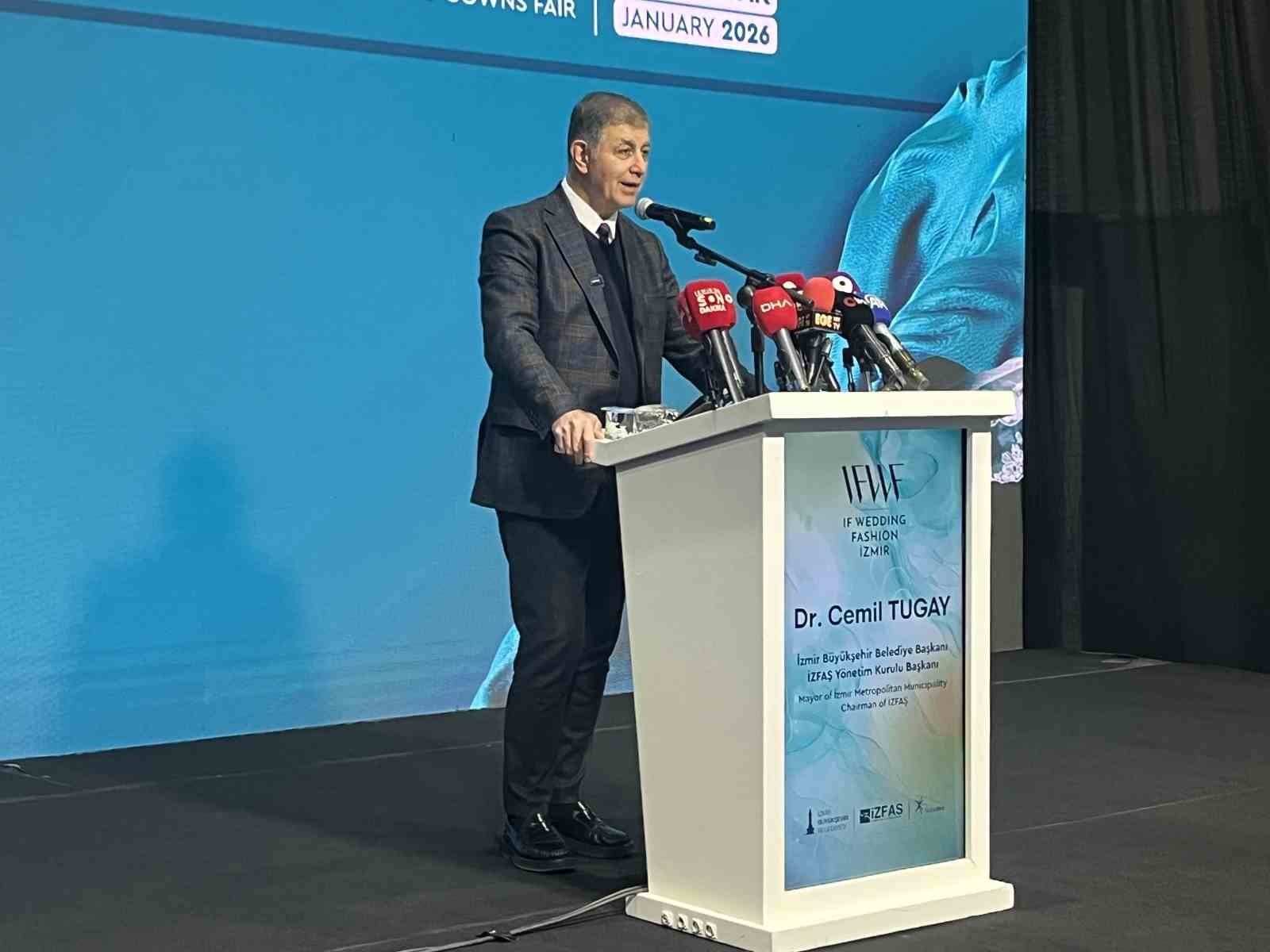 Başkan Tugay: "Ya hizmet getirsinler ya da engel olmasınlar"
