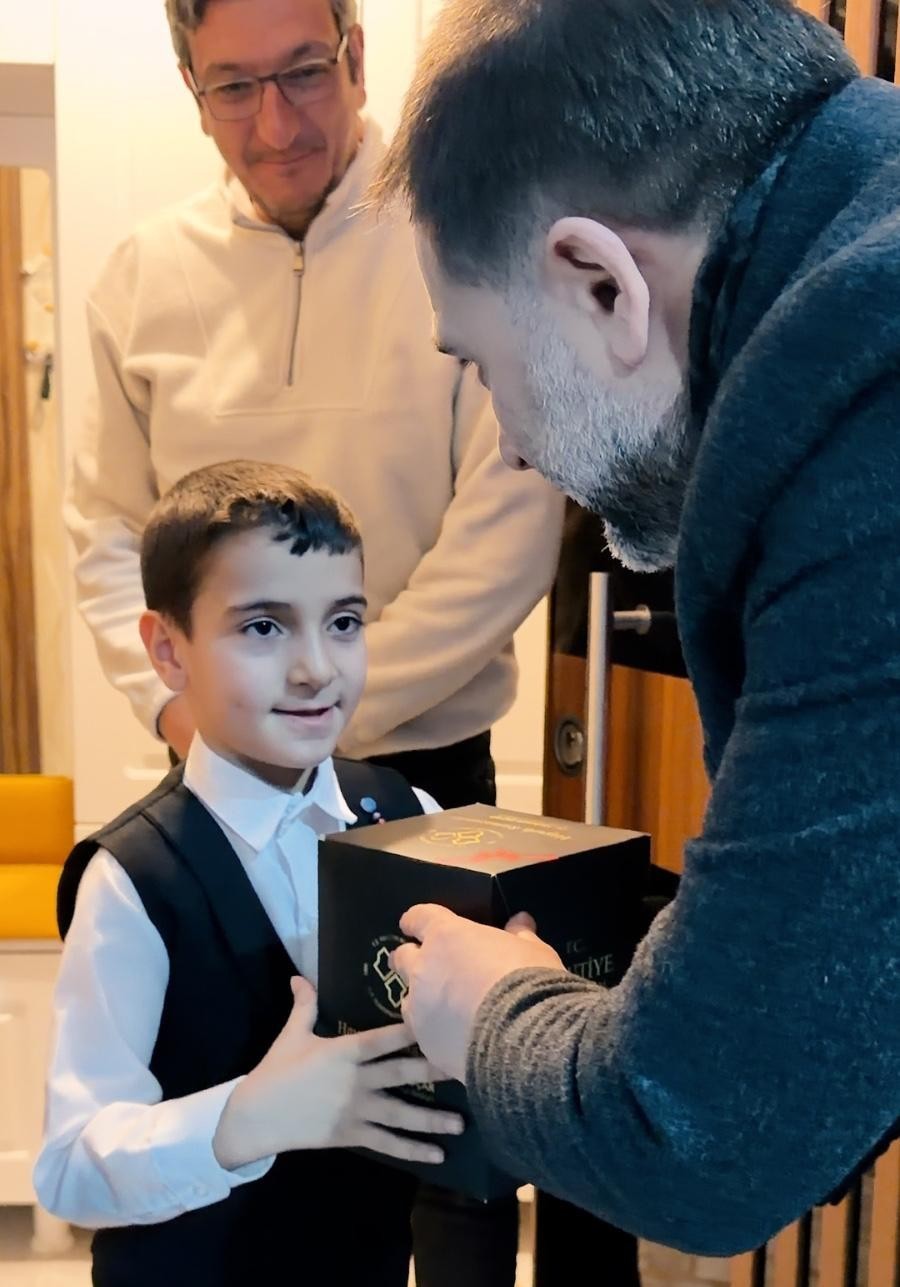 Başkan Uçar geleneği bozmadı
