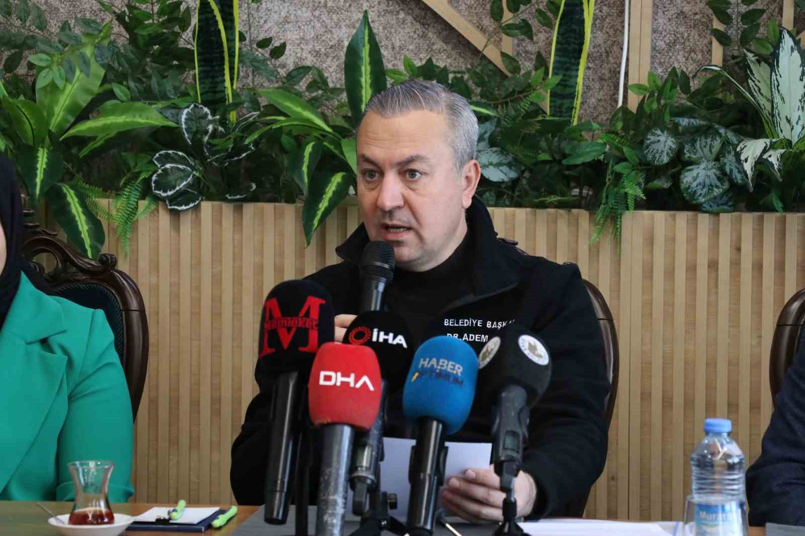 Başkan Uzun: "Sivas’tan Yunanistan sınırına kadar alanda karla mücadele ettik"
Başkan Uzun: "Sivas’tan Yunanistan sınırına kadar alanda karla mücadele ettik"