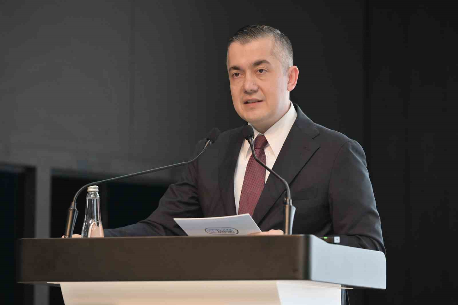 Başkan Vekili Aksoy, sağlık çalışanlarıyla iftarda buluştu
