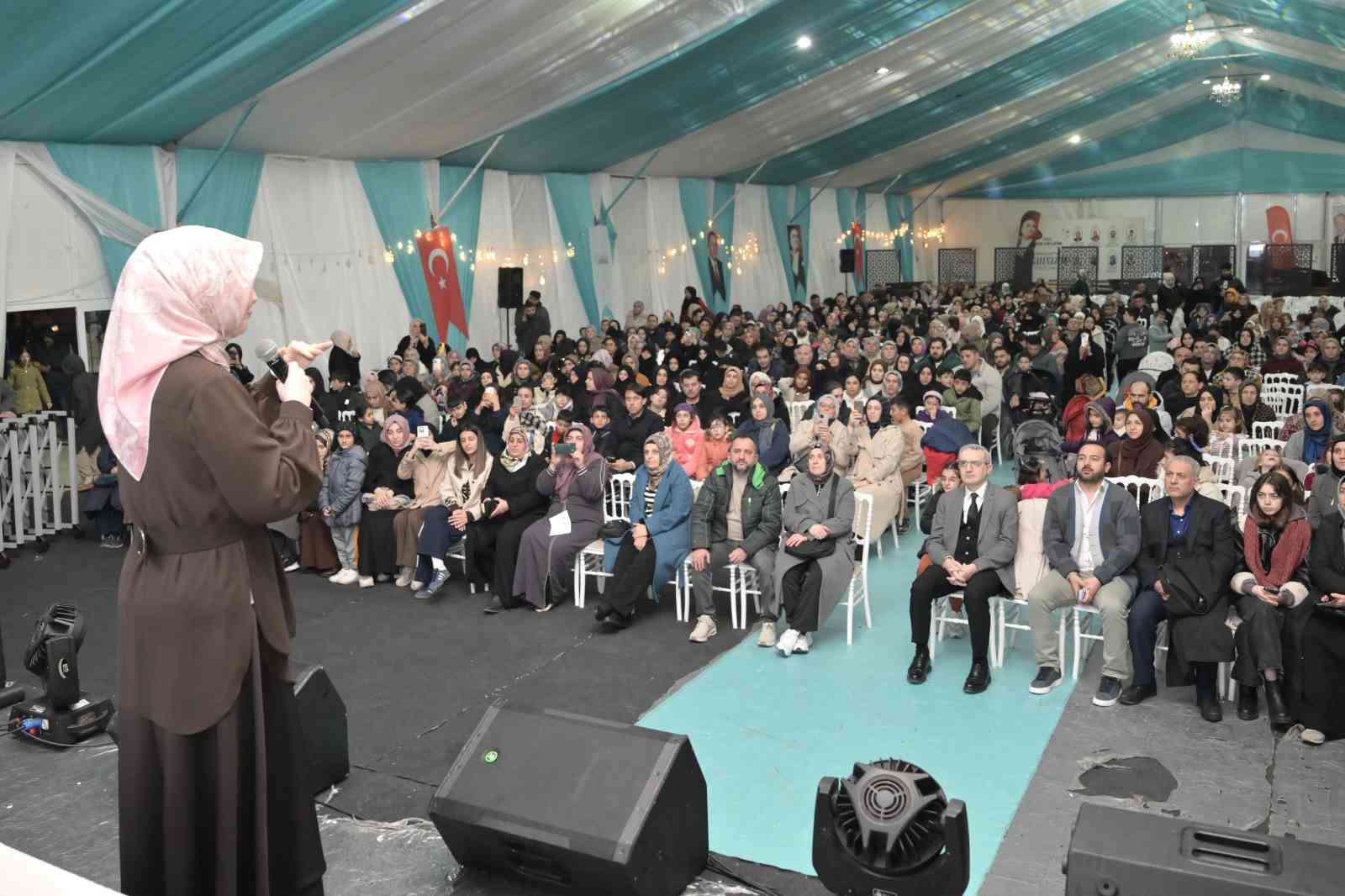 Başkan Vekili Aksoy, sağlık çalışanlarıyla iftarda buluştu
